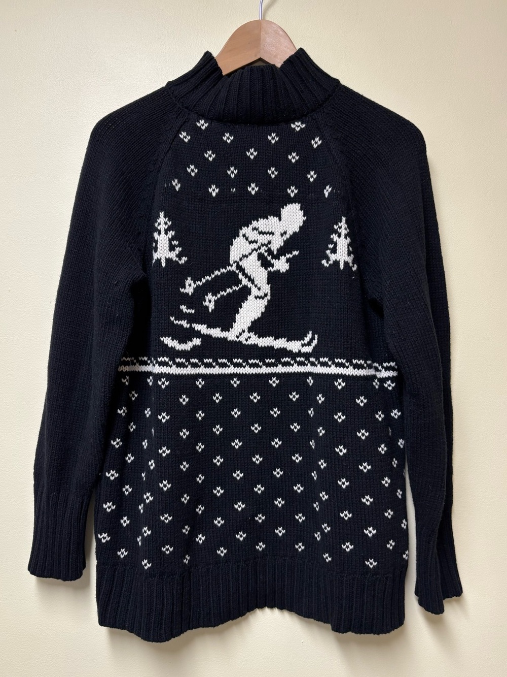 Classic Mock Neck Cotton Blend Black & White Nordic Snow Ski Sweater - Large